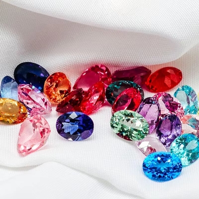 カラー 6*8mm オーバルカット ラボで育てたダイヤモンド 22 多色 1.5ct サファイアルビー ズマルド ゆるい宝石