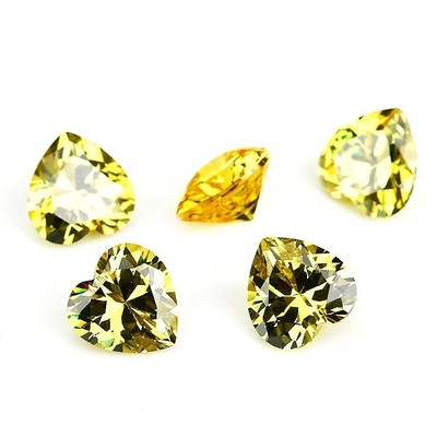 色 CZ モイサナイト ダイヤモンド ハートカット 3x3mm 4x4mm 合成立方ジルコニア
