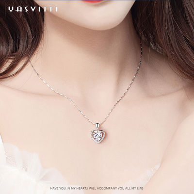 0.69ftの0.7oz純銀製の中心の吊り下げ式のネックレスのFiancéeの立方ジルコニアのネックレス