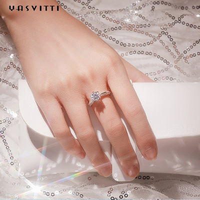 22.1mmの2.52gダイヤモンドの結婚指輪の祝祭のMoissaniteの女性のダイヤモンド バンド リング