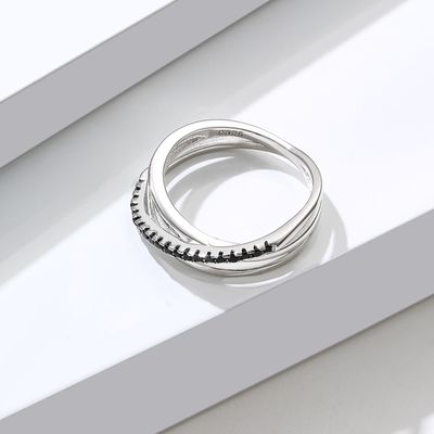 2.1g 0.172cmの純銀製の宝石類リング5A CZ三倍のダイヤモンド指輪SGS