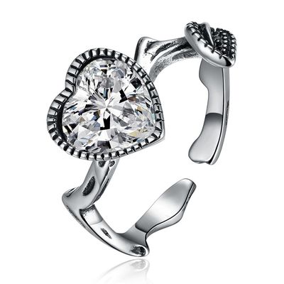 18Kホワイト ゴールドのMoissaniteリング注文の純銀製のダイヤモンド指輪