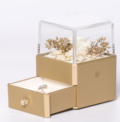 115X115X110mmの中の花が付いている樹脂の花の宝石箱リング箱